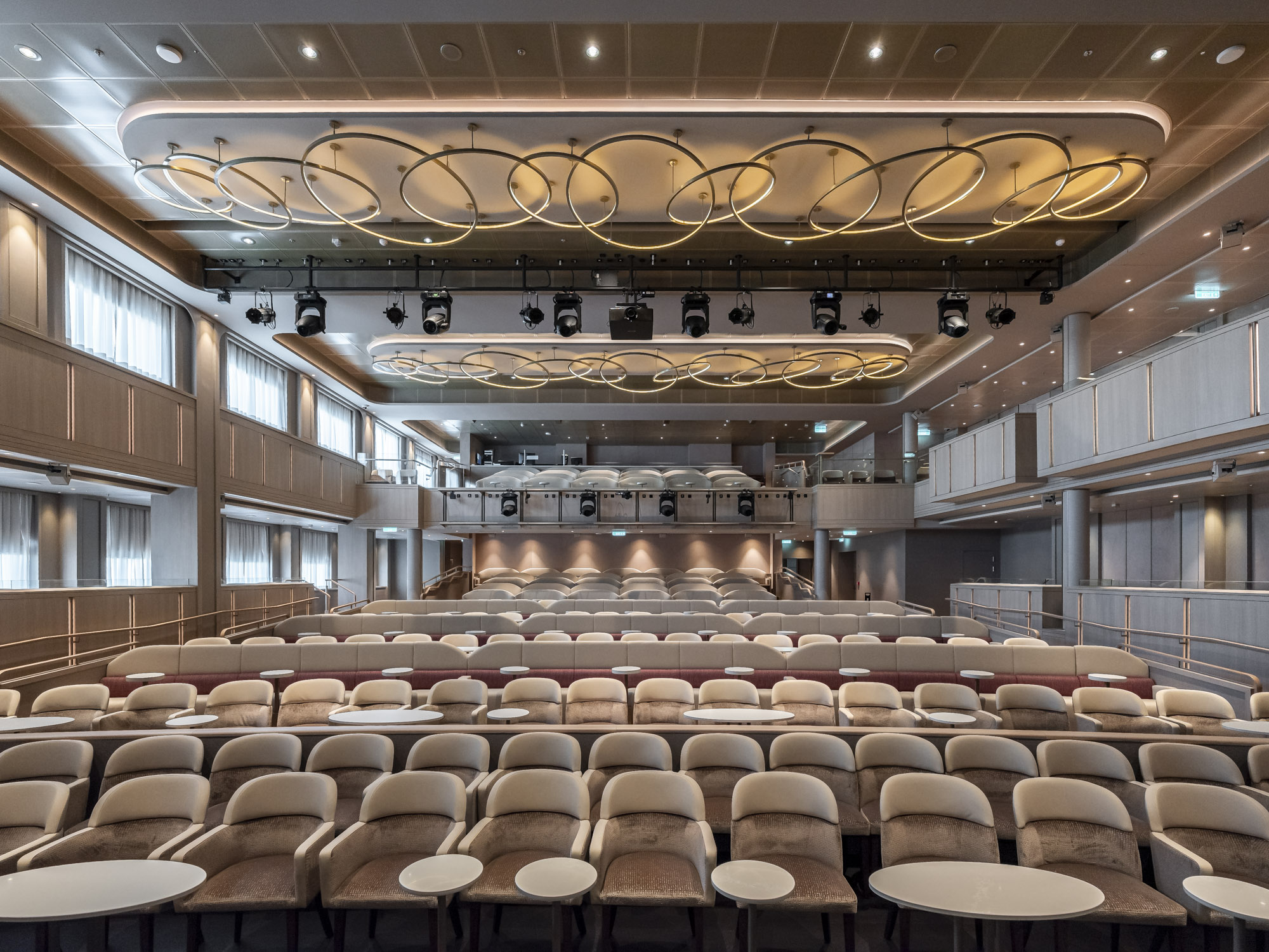 GDS – Pioneering Light